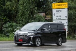 Mobil Alphard Toyota Batam