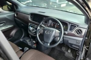 Mobil Toyota Tiga Baris